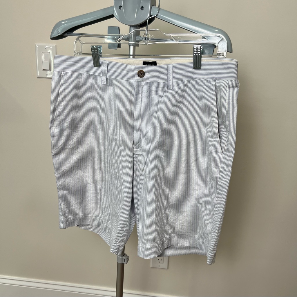 J Crew Men’s Shorts. White Blue Stripes Textured Casual Flat Front